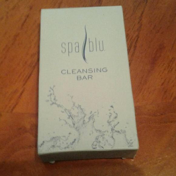 Gilchrist & Soames Fancy Soap Bundle FREE With $25 - Picture 4 of 5